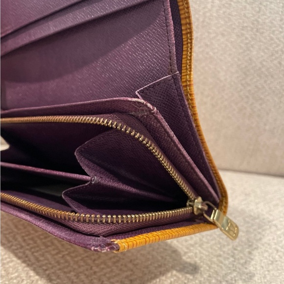 LOUIS VUITTON Epi Wallet Yellow Compact - Picture 6 of 12